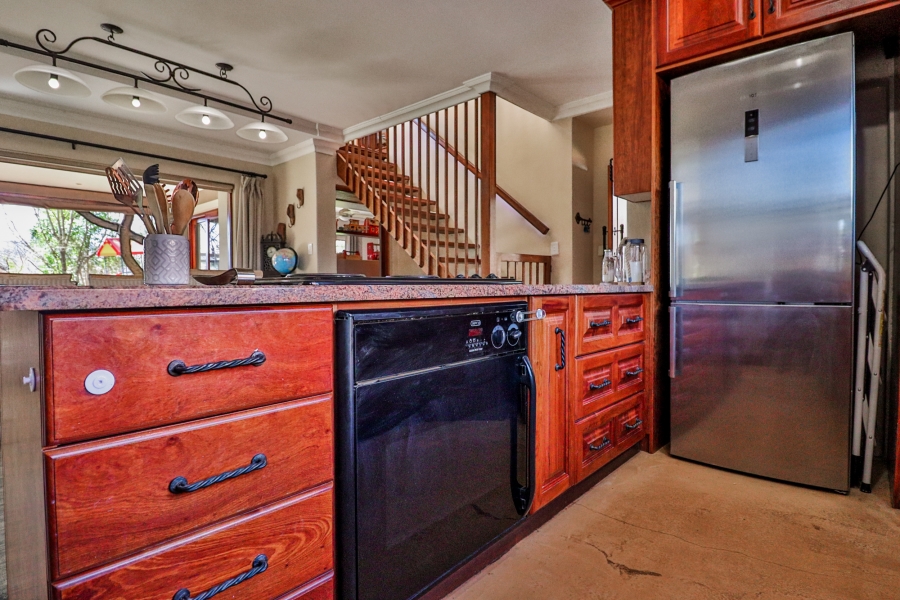 To Let 3 Bedroom Property for Rent in The Coves North West